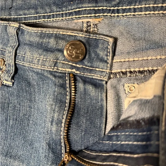 EARL Women’s Denim Jean Capris with Rhinestone Accents - Picture 4 of 9